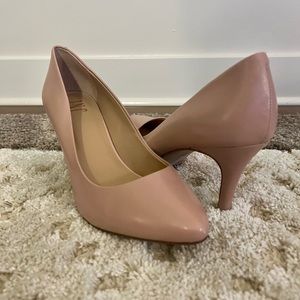 Nude-light pink heels size 10.5